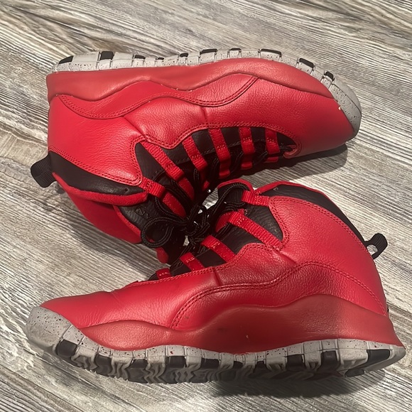 Jordan 10 Retro - Bulls Over (Valentine’s Day drop 2014) - Picture 2 of 6